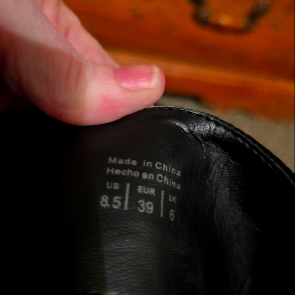 Aldo thigh high suede boots paid $300 only ware like 5 times like bran new - Picture 4 of 6